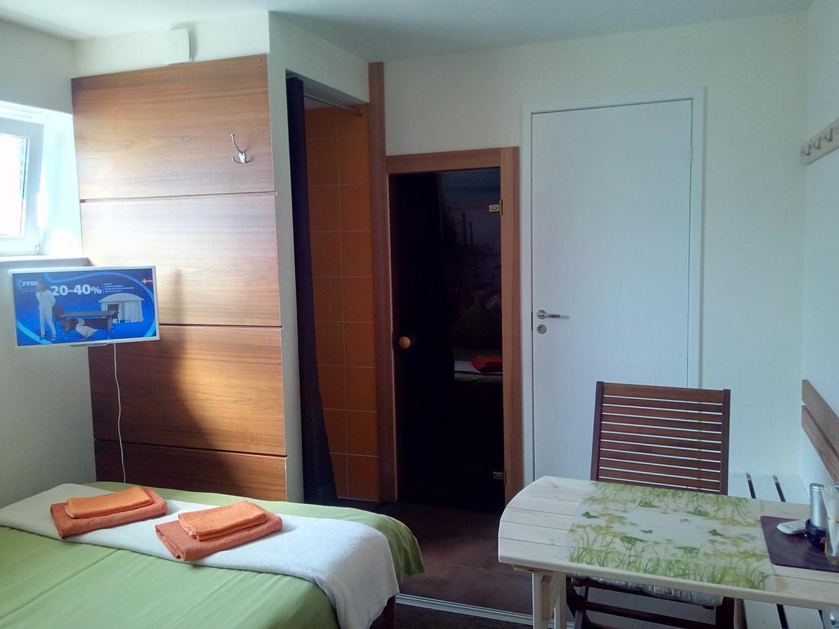 Elitasbb Apartment Carnikava Bagian luar foto